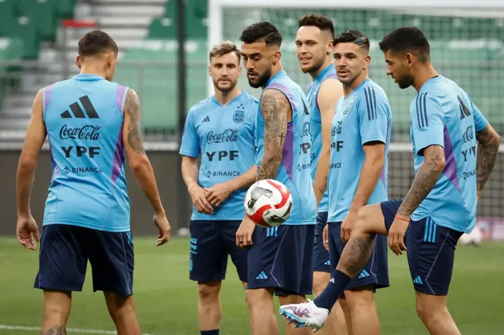 Timnas Argentina Gelar...