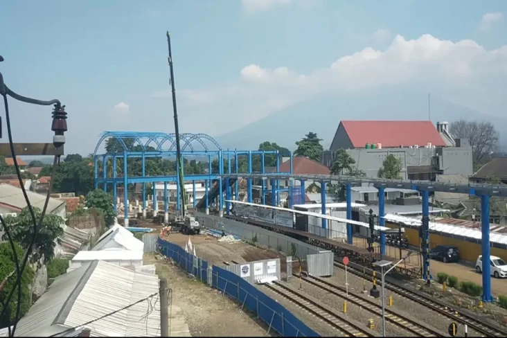 Progres Skybridge Stasiun...
