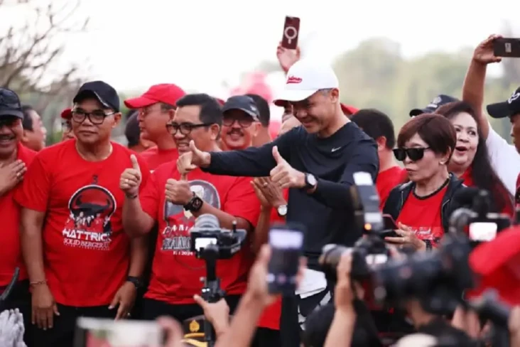 Ganjar Jalan Sehat di...