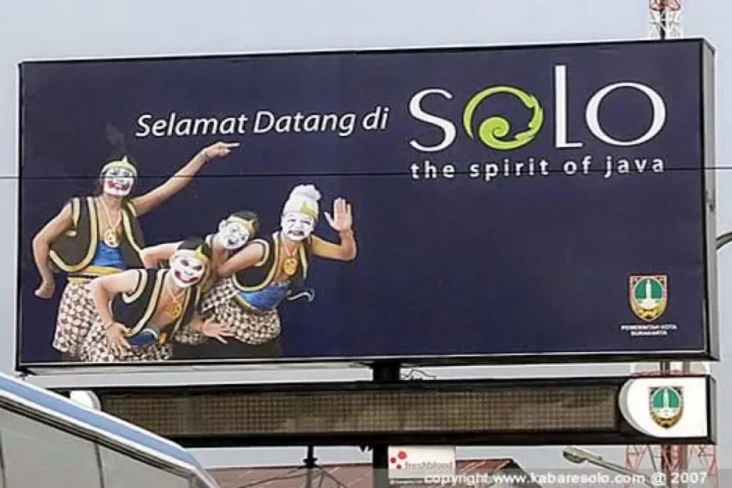 8 Tempat Makan Selat...