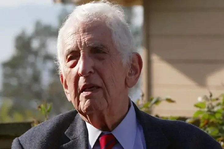 Daniel Ellsberg Pengungkap...