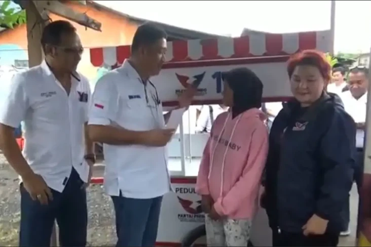 Penuh Haru, 2 Pedagang...