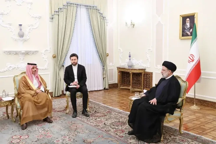 Bertemu Menlu Arab Saudi,...
