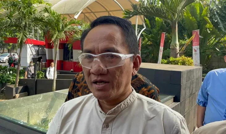 Andi Arief Diperiksa...