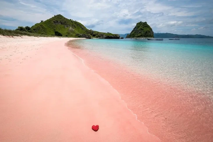 10 Pantai Terunik di...