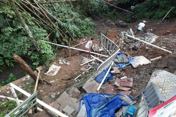 Hujan Deras, 2 Kampung...