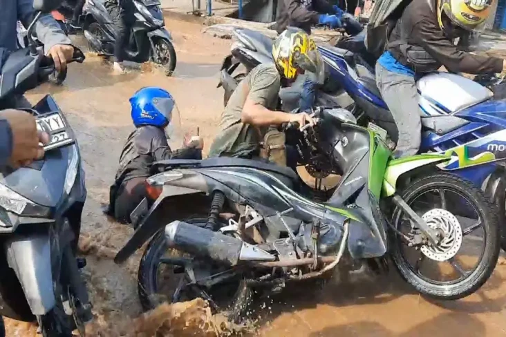 Perempatan Hek Kramat...