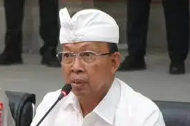Takut Dikutuk, Gubernur...