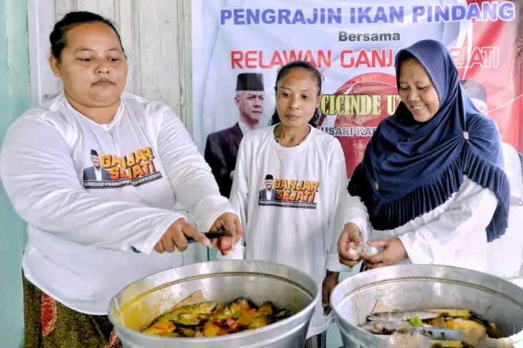 Perajin Ikan Pindang...