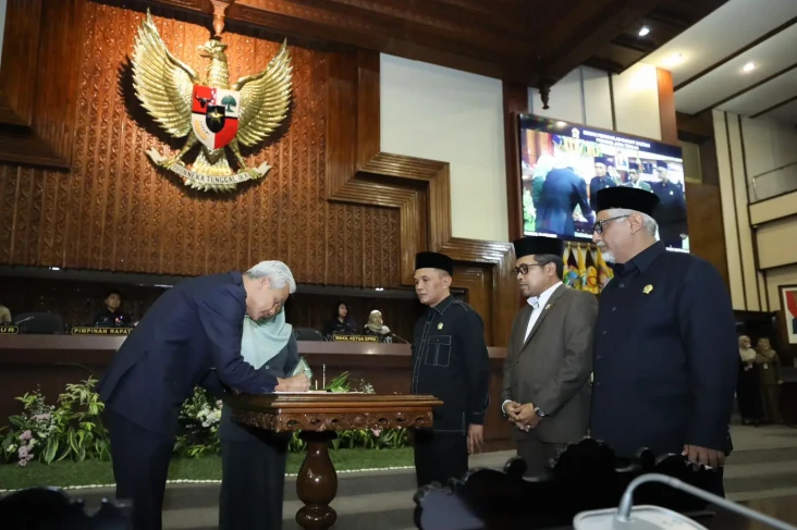 Ganjar dan DPRD Sepakat...