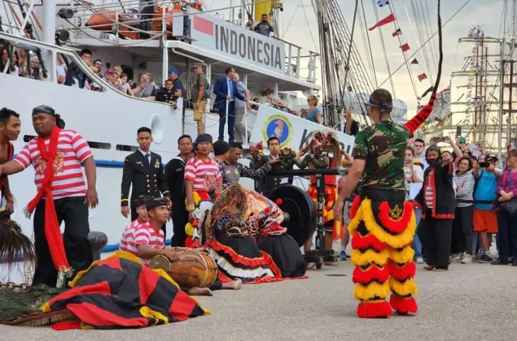 KRI Bima Suci Sedot...