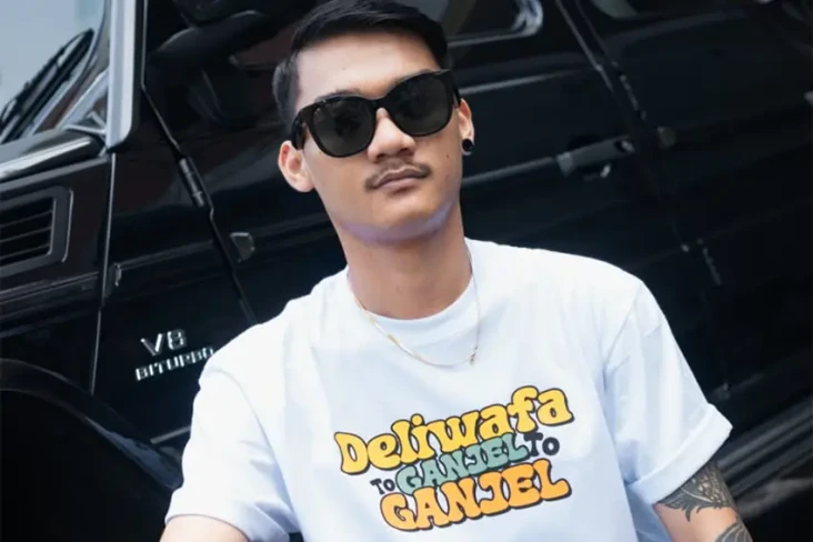 Berawal dari Penyanyi...