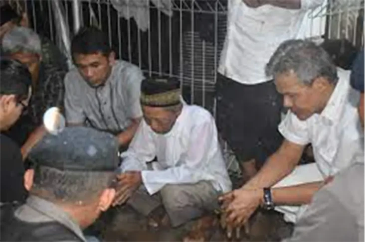 Profil Ayah Ganjar Pranowo,...