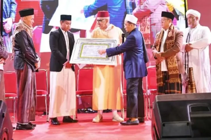 Hadiri Wisuda Tahfiz...