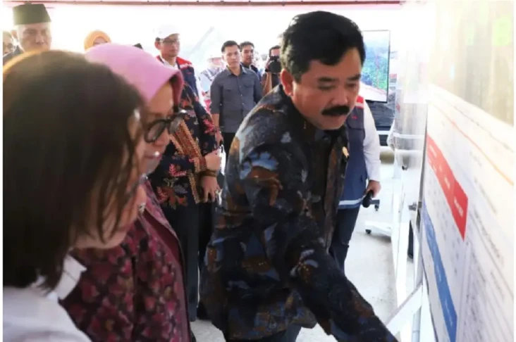 Tinjau Lokasi Tol Padang-Sicincin,...