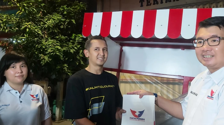 Terima Gerobak Perindo,...