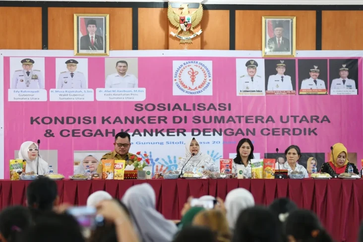 Istri Gubernur Sumut...