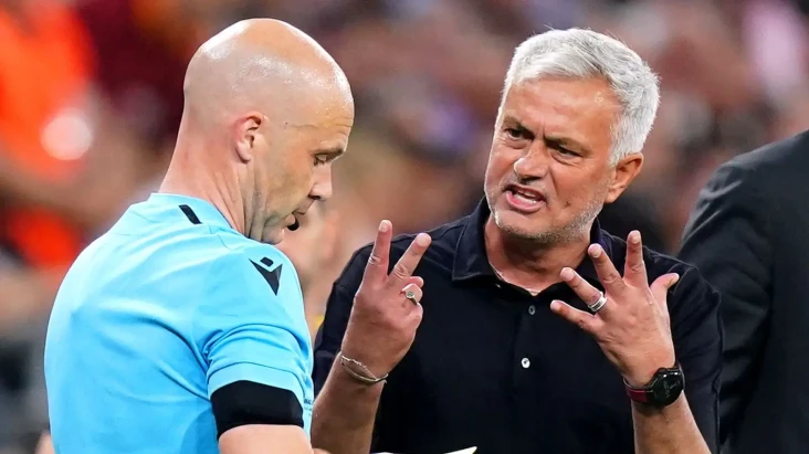 UEFA Hukum Jose Mourinho...