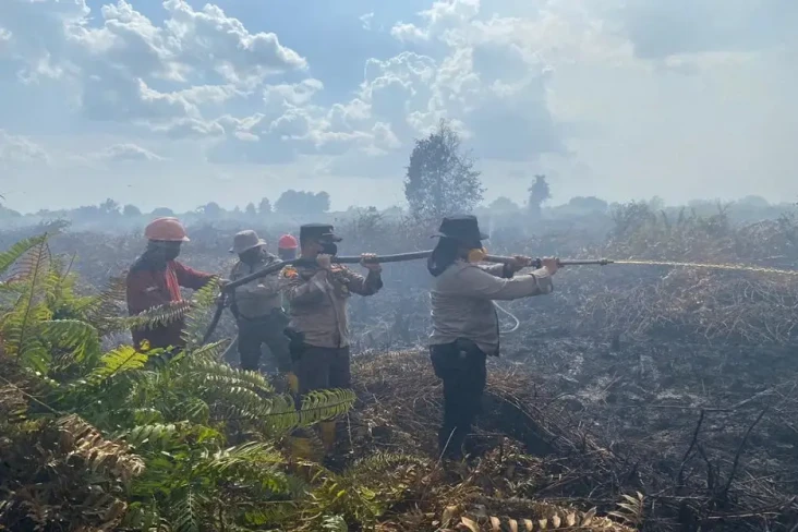 Padamkan Karhutla di...