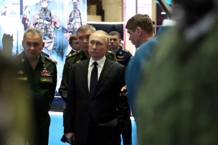 Kata Vladimir Putin,...