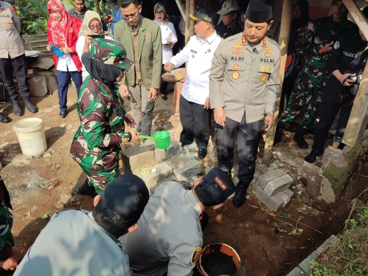 Rumah Ibu 4 Anak yang...