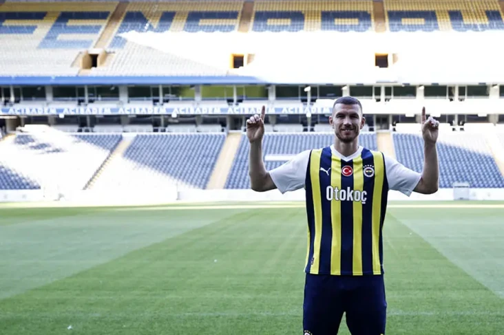 Dikontrak Fenerbahce...
