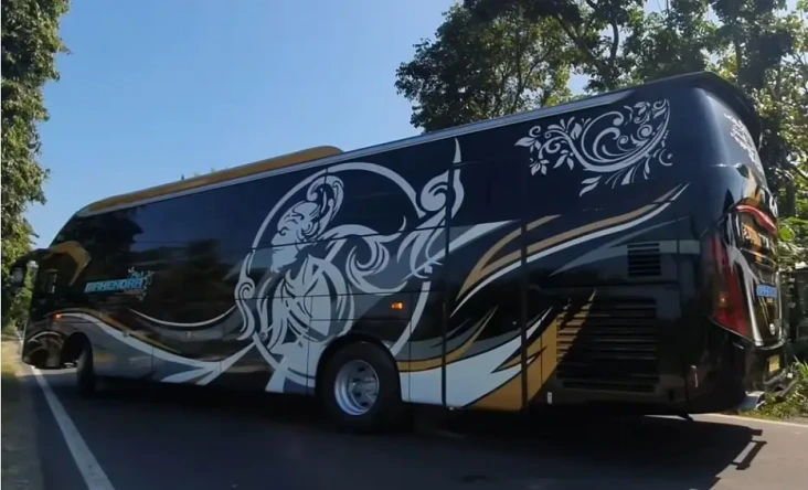 Ini Tampang Utuh Bus...