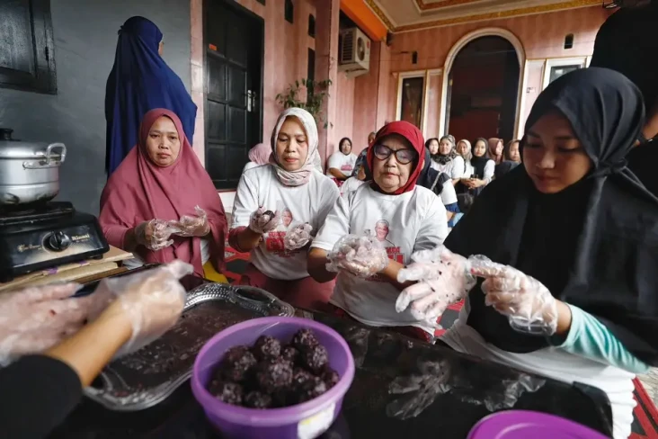 Pemuda dan Perempuan...