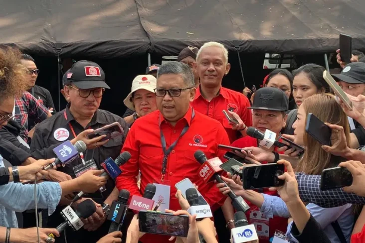 Puncak Bulan Bung Karno,...