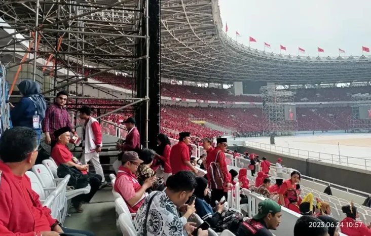 Relawan Ganjar Luncurkan...