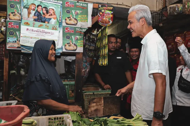 Blusukan ke Pasar, Ganjar...