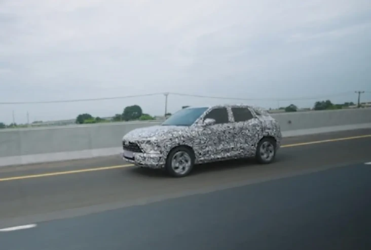 Mobil SUV Baru Mitsubishi...
