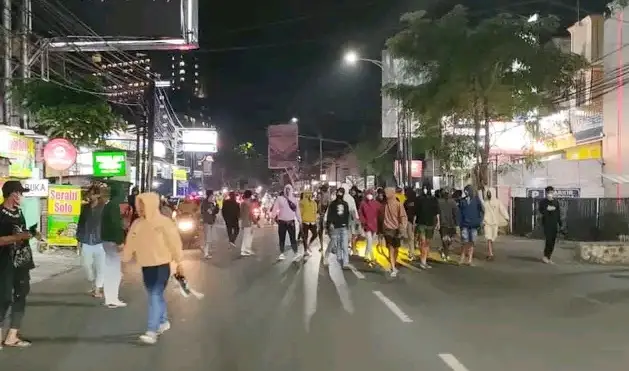 Malang Mencekam! Massa...