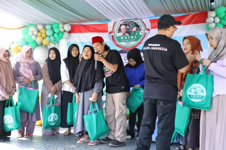 Bantu Masyarakat, Komunitas...