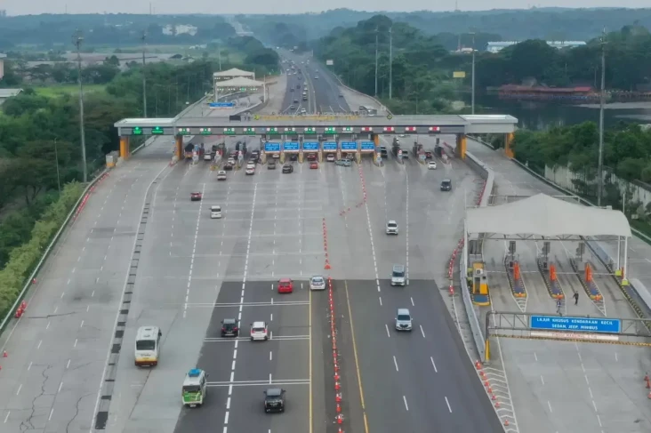 Viral Pengguna Tol Didenda...