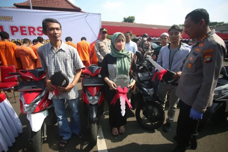 Beraksi di 400 Lokasi,...