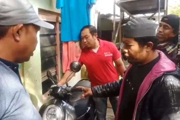 Butuh Biaya Sekolah...
