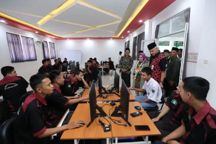 Alumni SMKN Jateng Rizki...