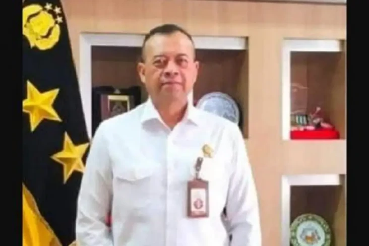 Profil Adang Ginanjar,...