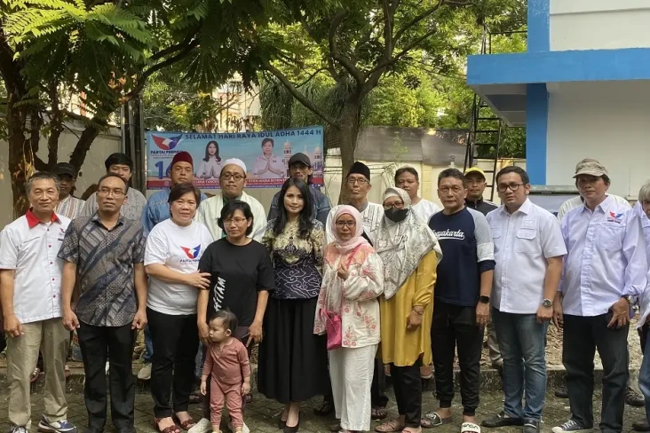 Warga Kebayoran Baru...