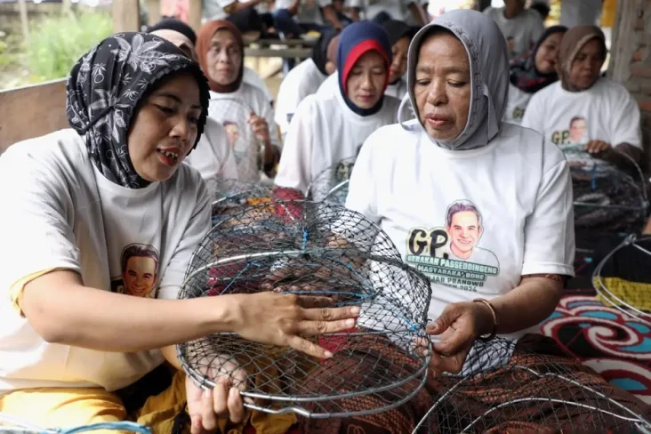 Bantu Warga, Relawan...