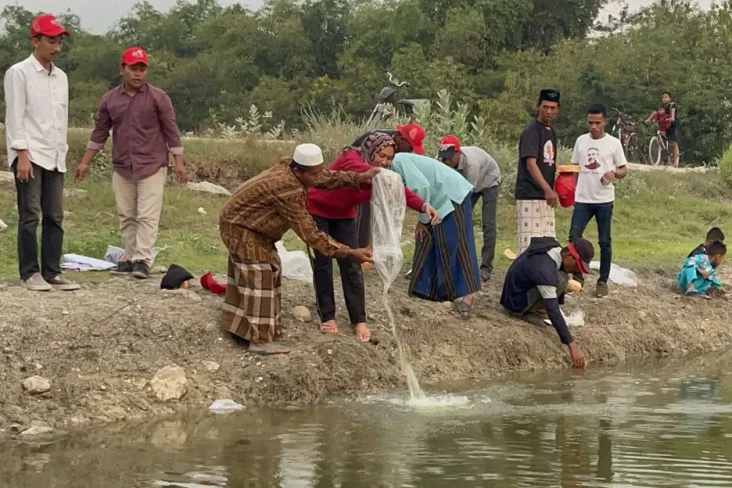 Peduli Lingkungan, Relawan...