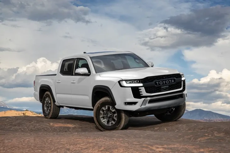 Toyota Hilux 2024 Akan...