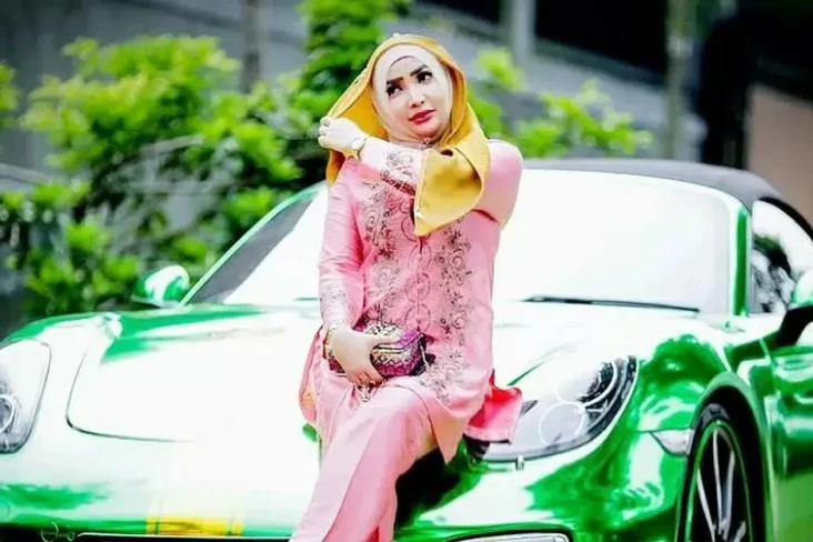 Roro Fitria Kenang Patungan...