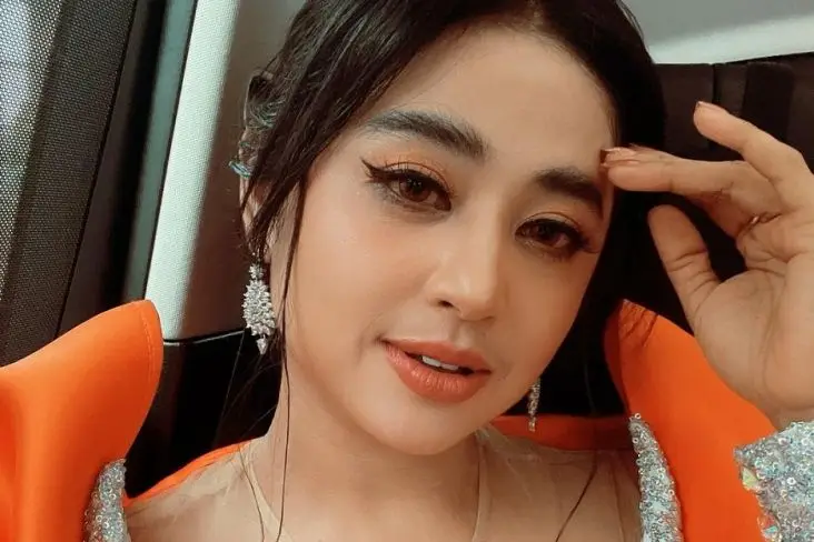 Dewi Perssik Klarifikasi...