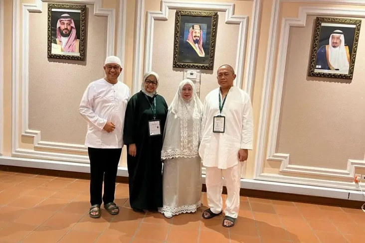 Bertatap Muka Usai Lempar...