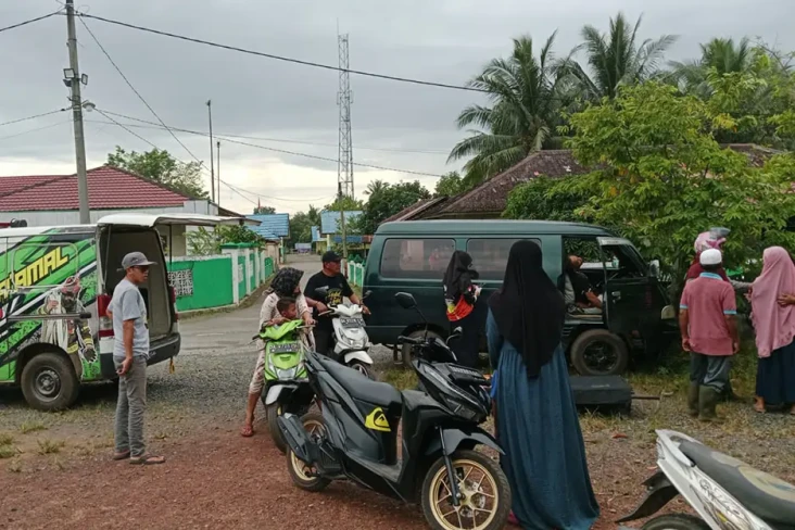 Pamit Perbaiki Mobil,...