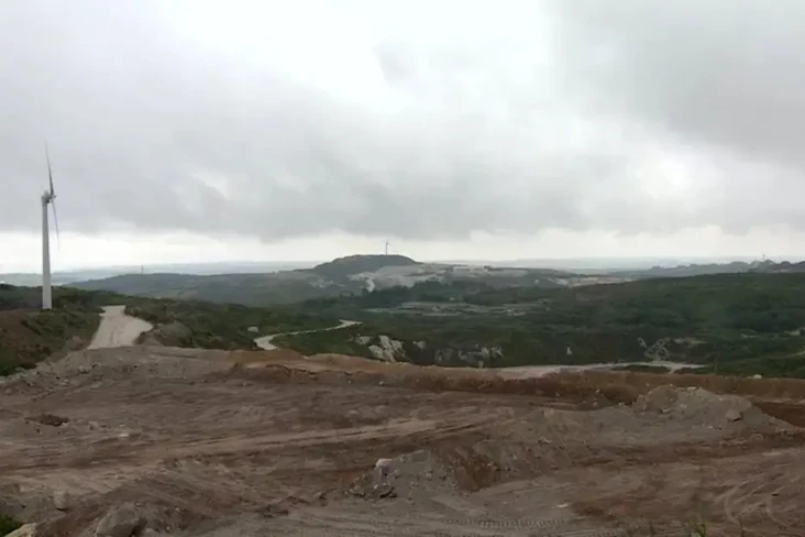 China Ikut Keruk Lithium...