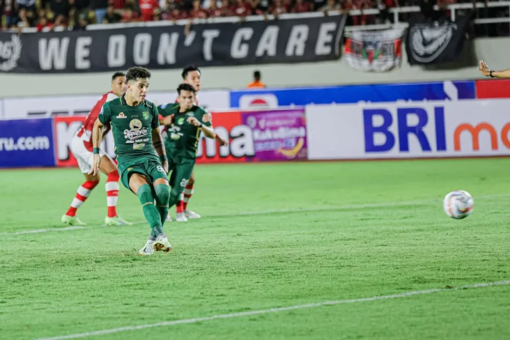 Persebaya Hajar Persis...