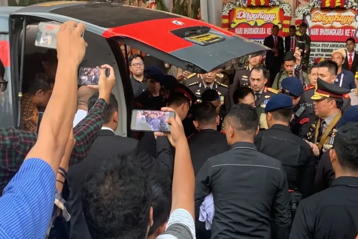 Ketua Bawaslu Pingsan...